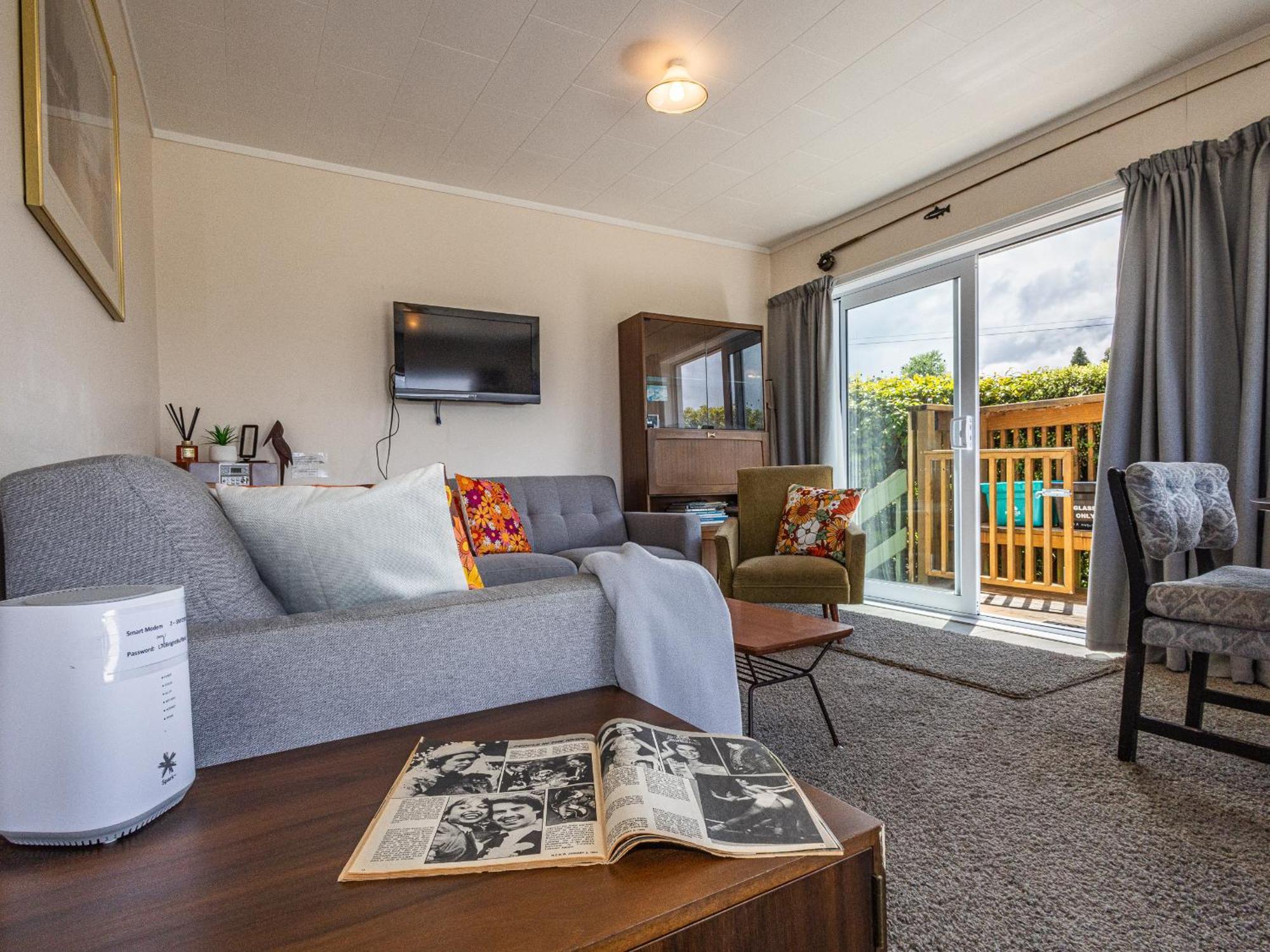 Central Riverside Retreat - Taupo Holiday Home Exterior photo